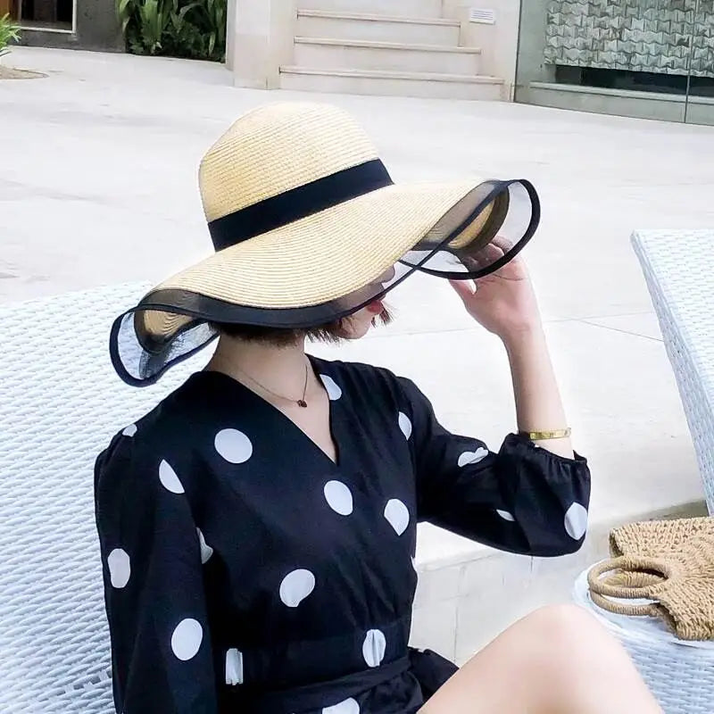 Wide Brim Floppy Straw Hat in Black